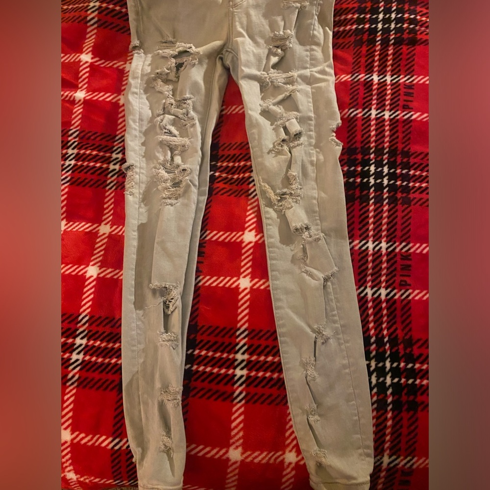 American Eagle Distressed Jeans 0